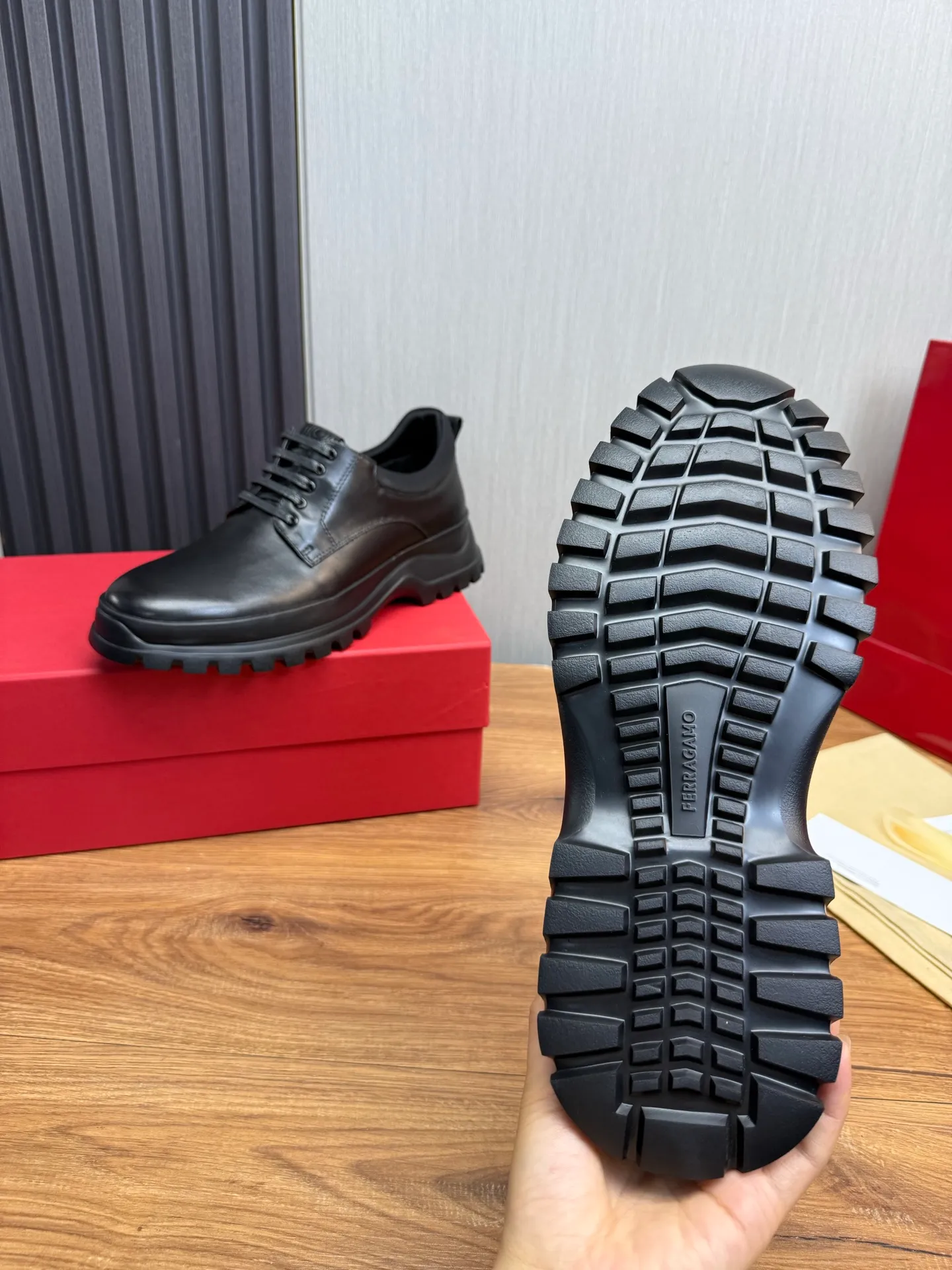 Men's shoes 💰880💰 Ferragamo. [Ferragamo] Men's Loaf leather shoes, the latest hot style, 1:1 original purchase quality, top quality, imported open-edge beaded cowhide leather on the upper, hand-made three-dimensional stitching highlights the round toe design, the inner feet are made of imported cowhide, with original wear-resistant rubber outsole, matching code 39-44, (38, 45 custom-made, non-refundable)